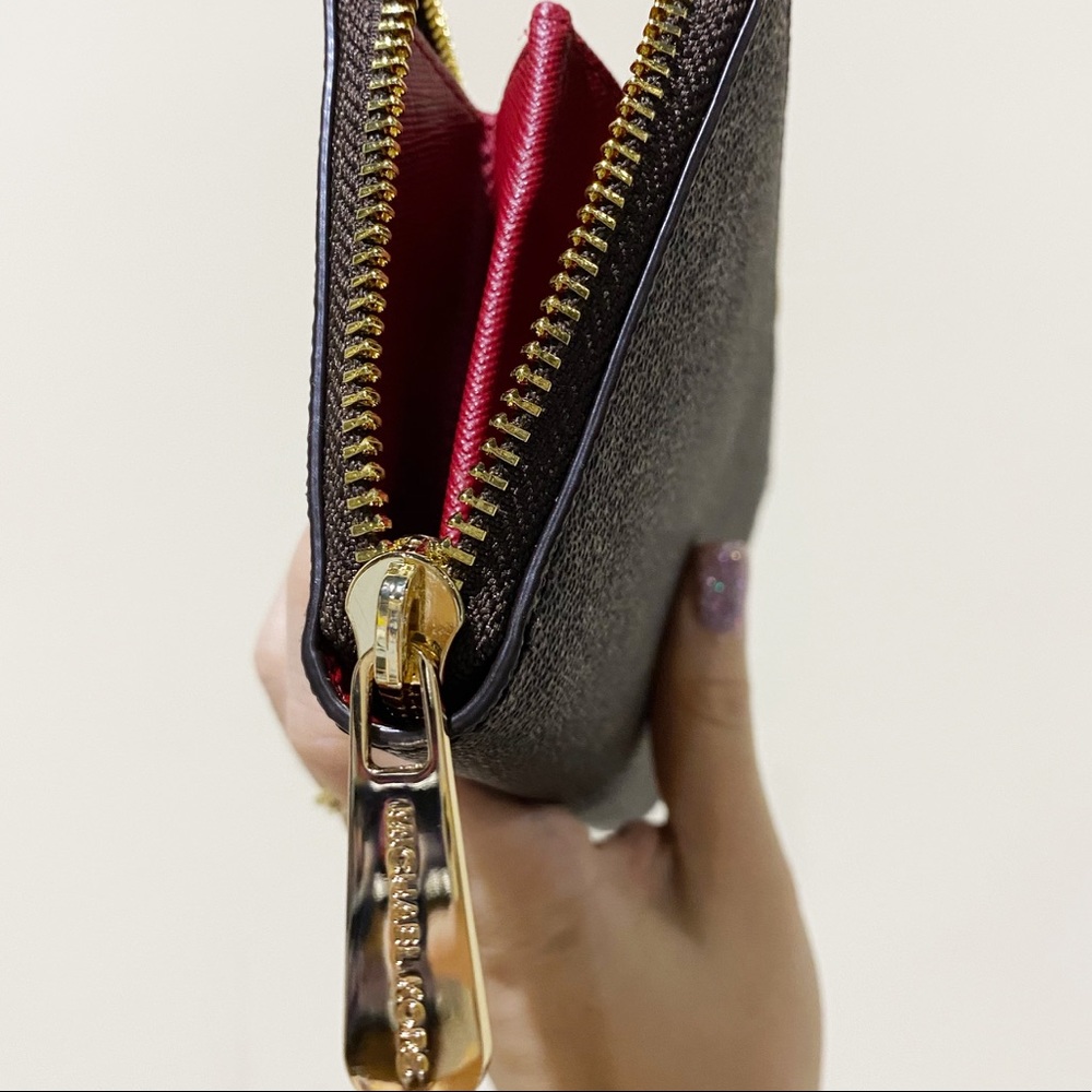 GabysBags👜💕-Michael Kors zip round Large Wallet - Picture 4 of 7